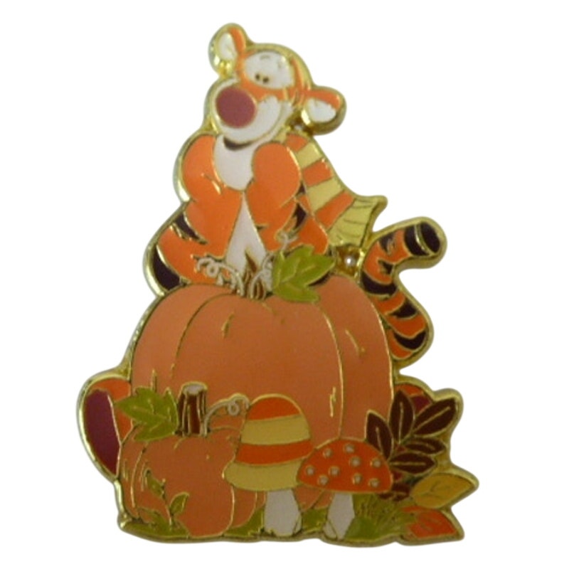 Winnie the Pooh Pumpkin Harvest - Tigger
