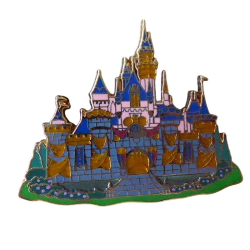 Disney Trading Pin 39104 DLR Happiest Homecoming on Earth Sleeping Beauty Castle