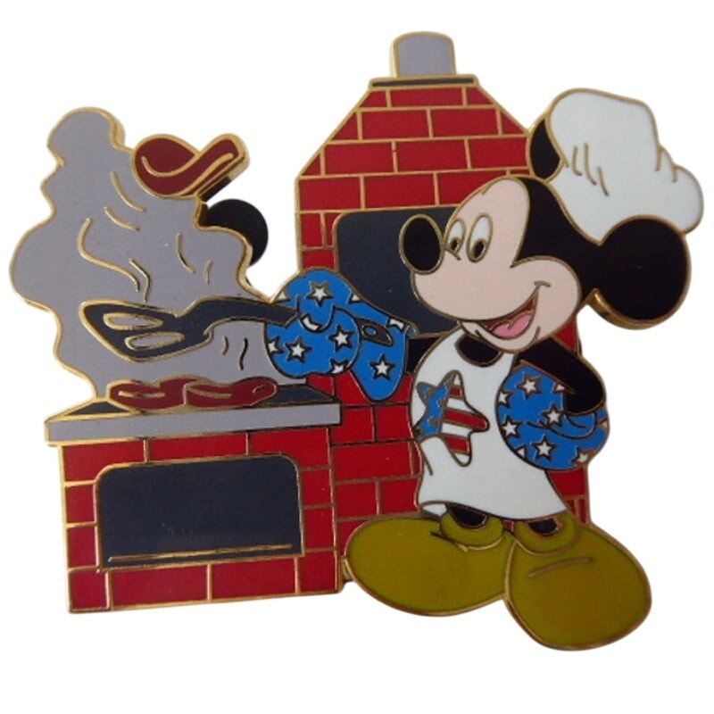 DS Mickey - Grilling Barbecue - 4th of July - Mystery