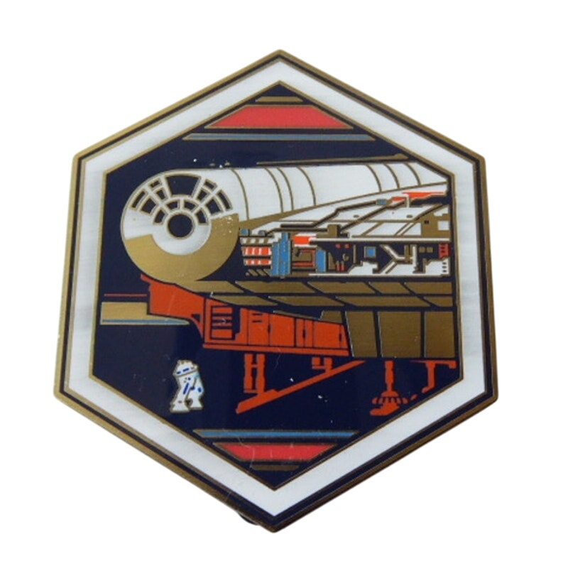 Millennium Falcon and R2D2 - Star Wars - Galaxys Edge