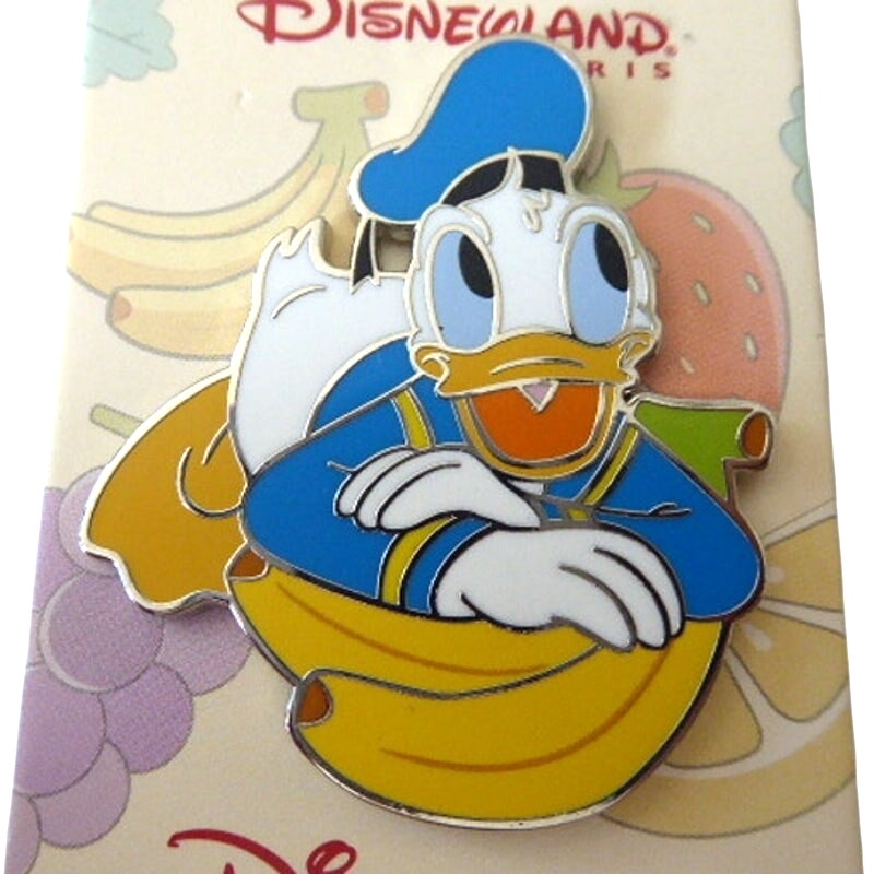 DLP - Donald with a Banana - Characters with Fruit