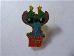 Disney Trading Pins 169012 Loungefly - Stitch - Christmas Tree - Holiday Outfits - Mystery - Lilo and Stitch