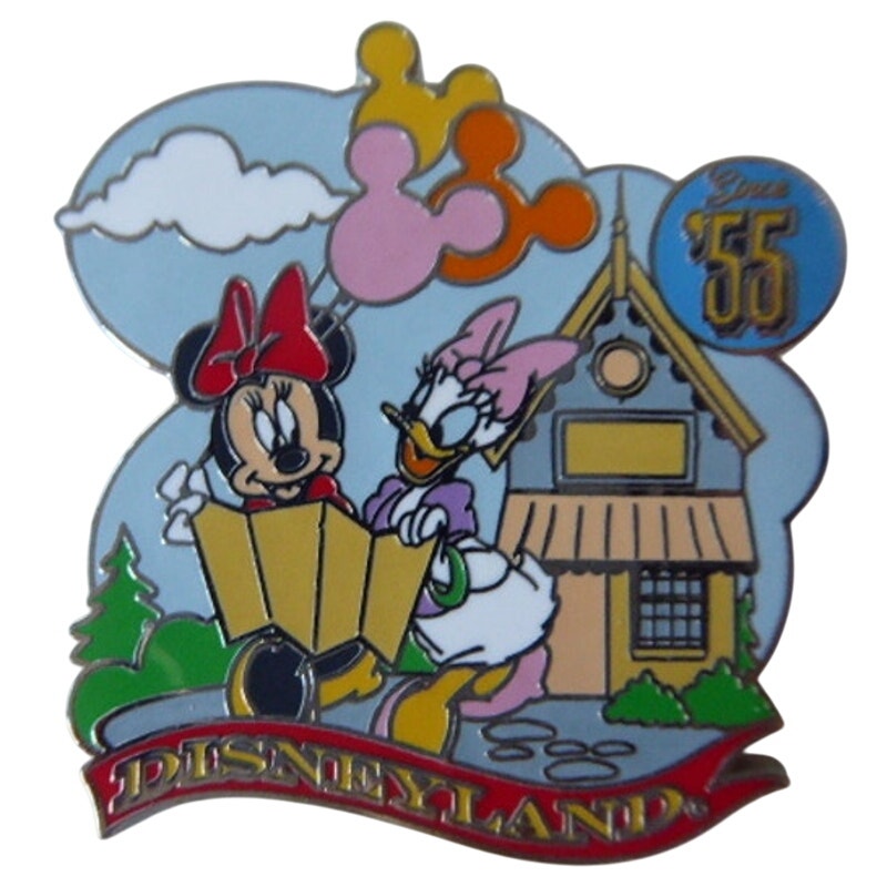 DLR - Happiest Memories on Earth - Minnie & Daisy