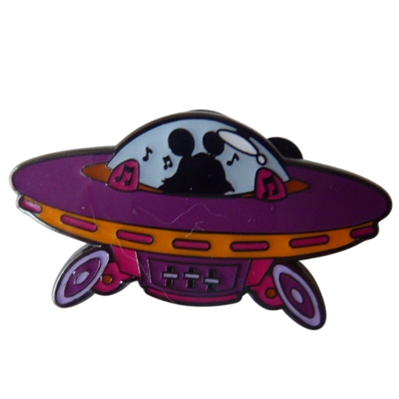 LFLY Spaceship Sample Pair Stitch Cousin and Spaceship