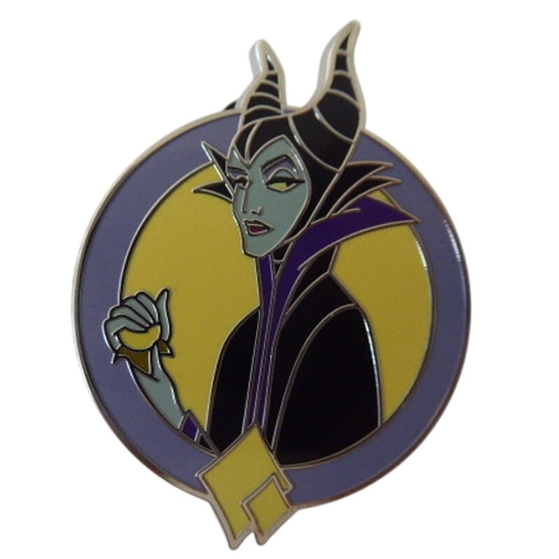 Maleficent - Enchanted Ensemble Mystery Set 1