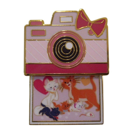 Monogram - The Aristocats - Cats and Dogs on Instamatic Cameras Set