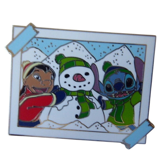 Lilo and Stitch - Building a Snowman - Stitch Photos