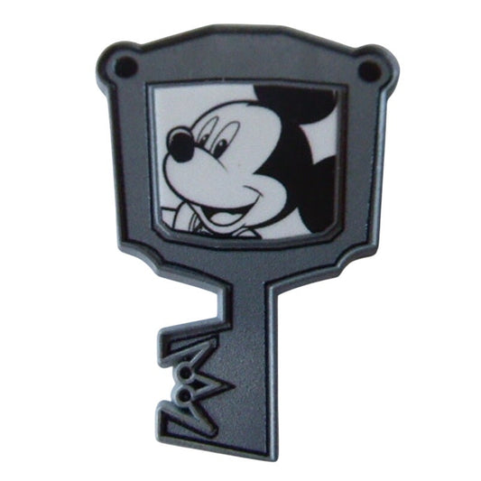 King Mickey (Y868) - Black and White Figpin - Kingdom Hearts