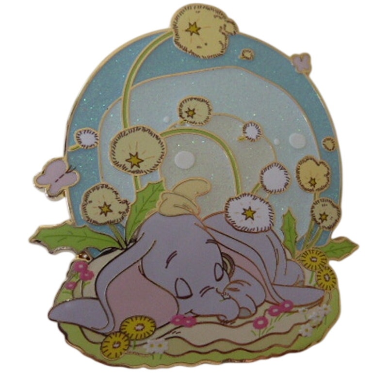 Disney Classics Head in the Clouds - Dumbo Glitter Chaser