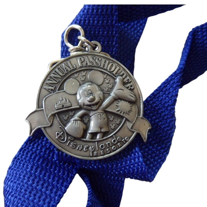 DLR - Annual Passholder Lanyard w/Medallion