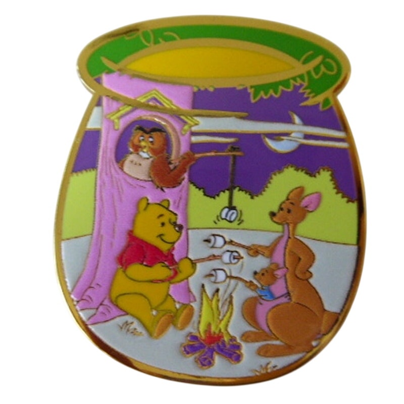 MII - Pooh and Friends Roasting Marshmallows - Pooh Friendship Honey Pots
