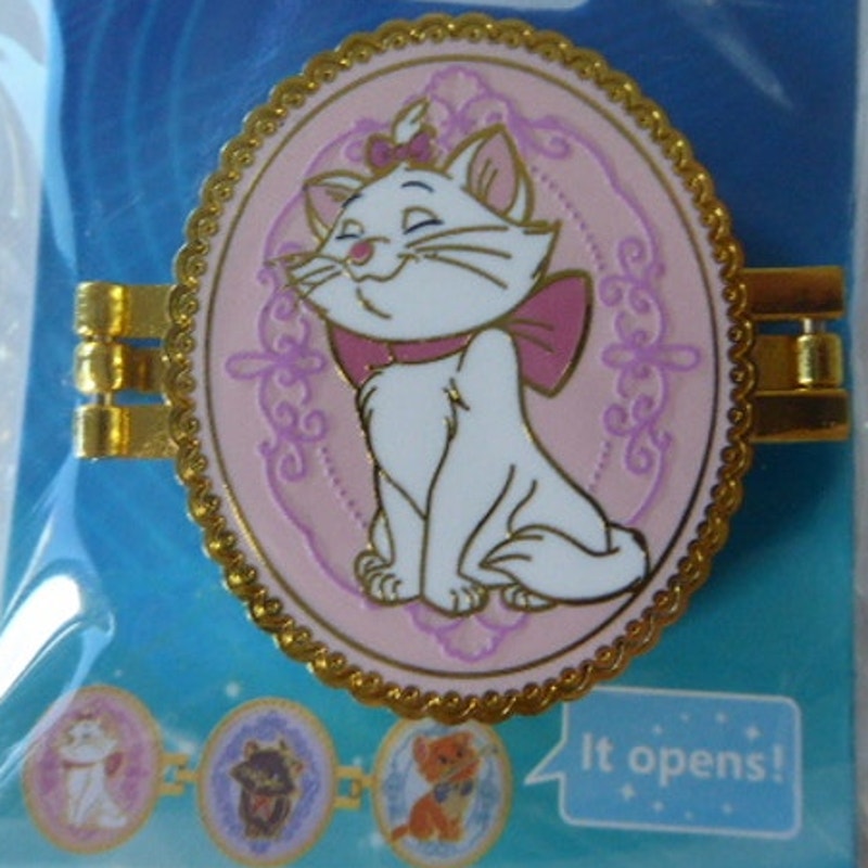 Monogram - The Aristocats Kittens - Hinged