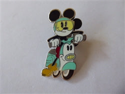 Disney Trading Pin 165661     Mickey on Vespa Scooter - Cartoon Shorts Booster - Croissant de Triomphe