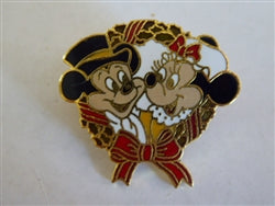 Disney Trading Pin 7952 Mickey & Minnie in Christmas Wreath
