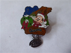 Disney Trading Pin  8389 DCA - December 2001 Artist Choice (Mickey Wreath)