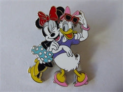 Disney Trading Pin Magic Key - Souvenir Pin Giveaway - Minnie & Daisy