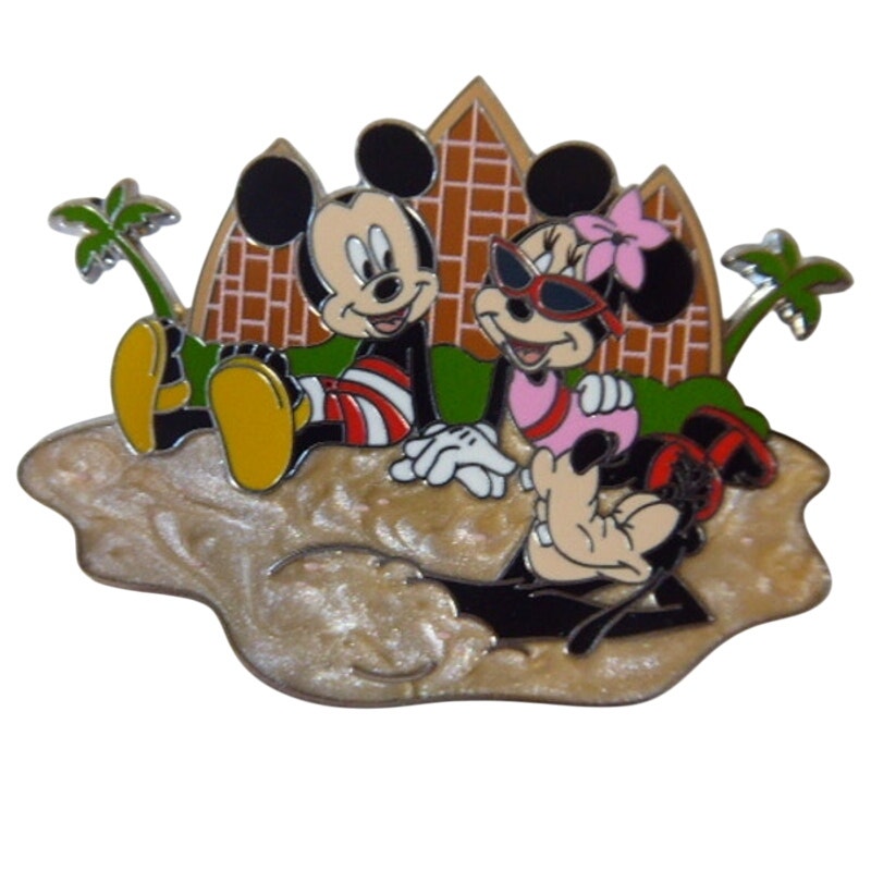 Aulani - Mickey Mouse, Minnie Mouse, Goofy - Beach